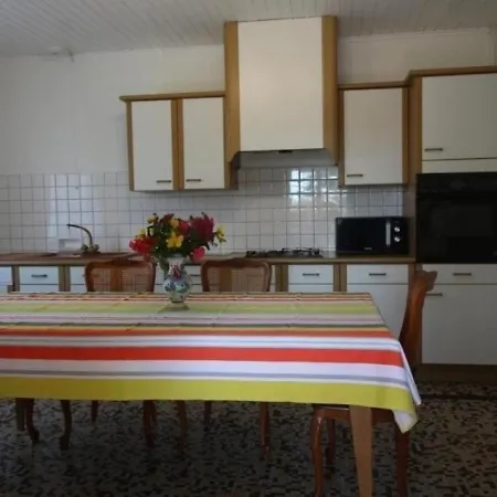 Daignac, 3 Pièces, 4 Personnes - Fr-1-440-155
